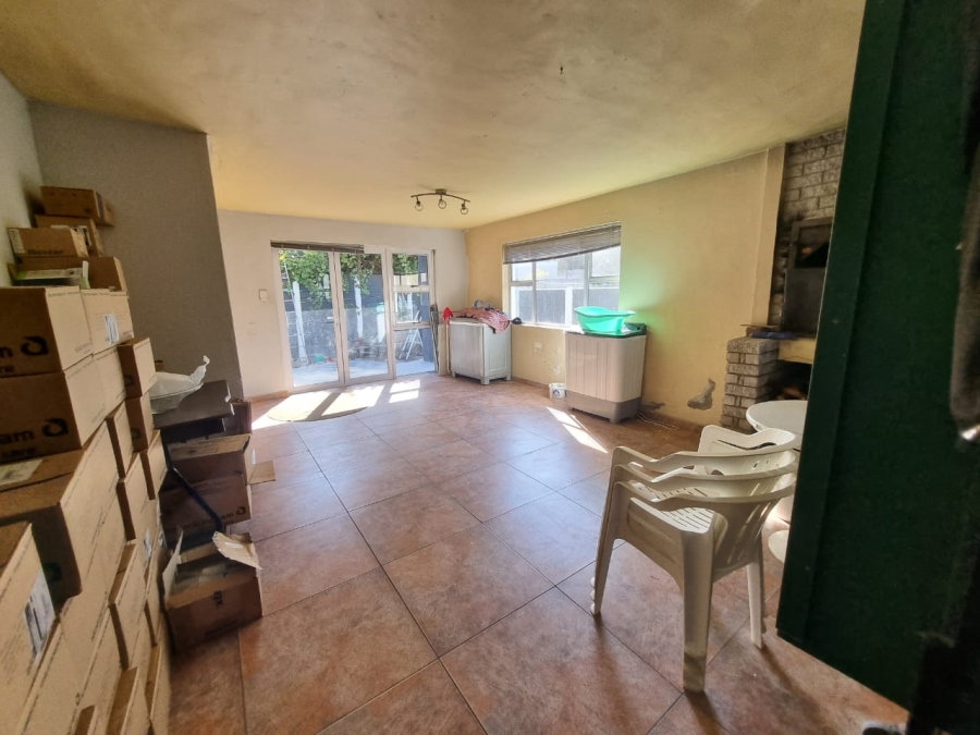 5 Bedroom Property for Sale in Churchill Estate Western Cape